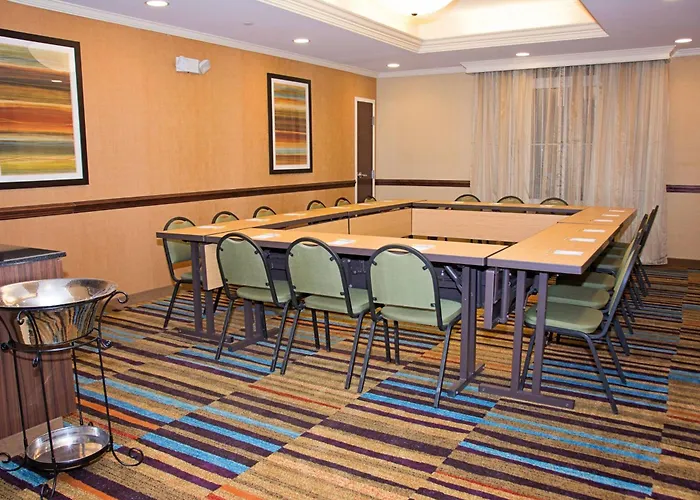 Fairfield Inn & Suites Butler