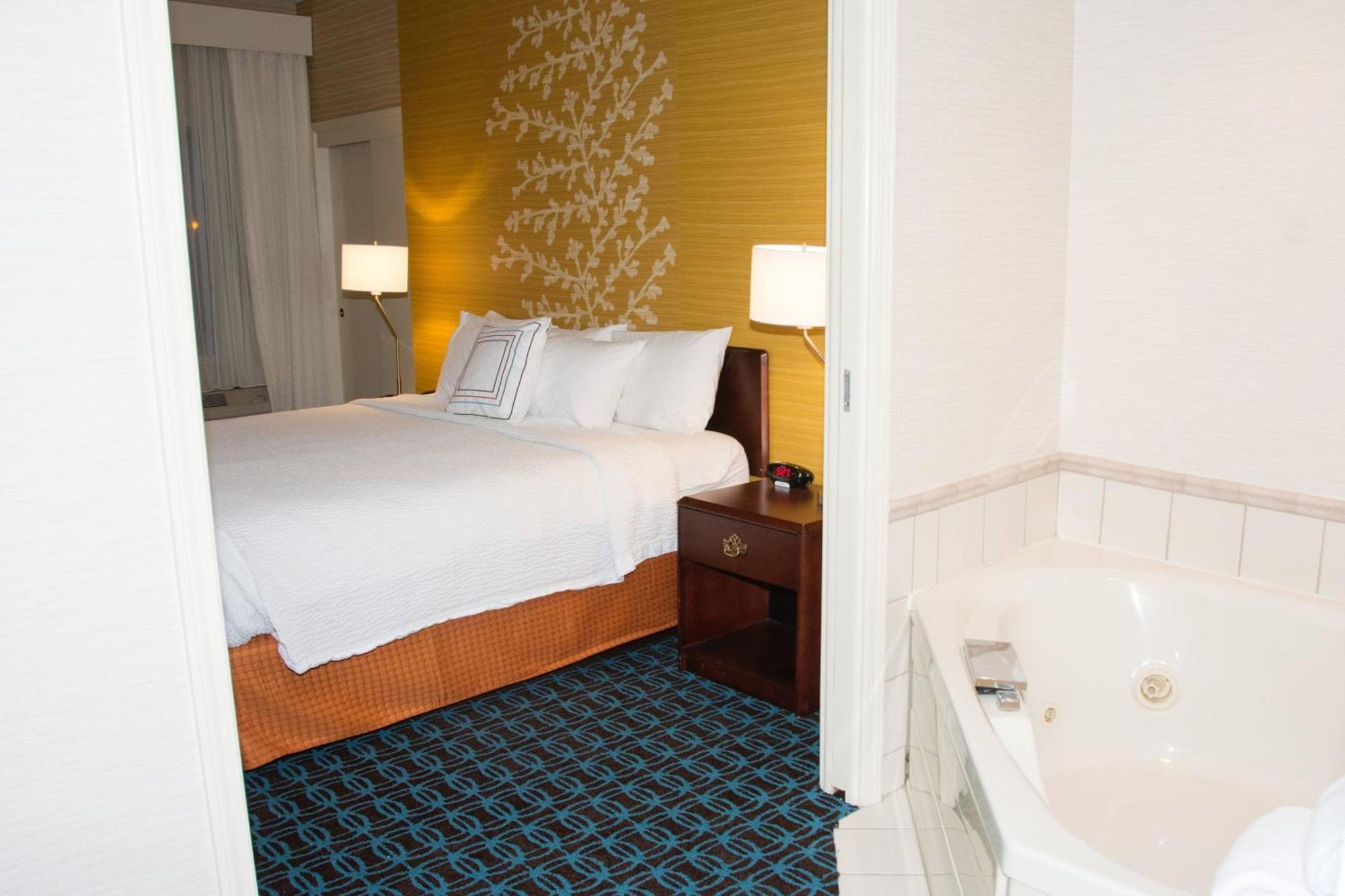 Fairfield & Hotel 3*